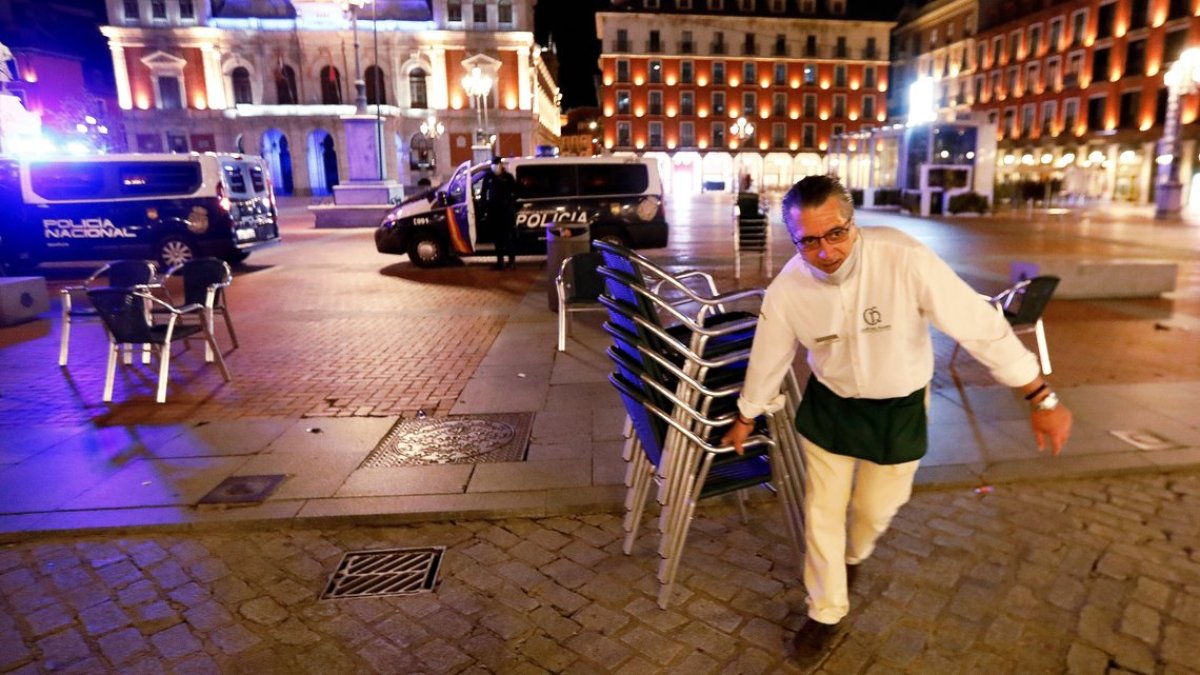 Castilla y León se encamina hacia el cierre para protegerse del puente de los santos. J. M. LOSTAU