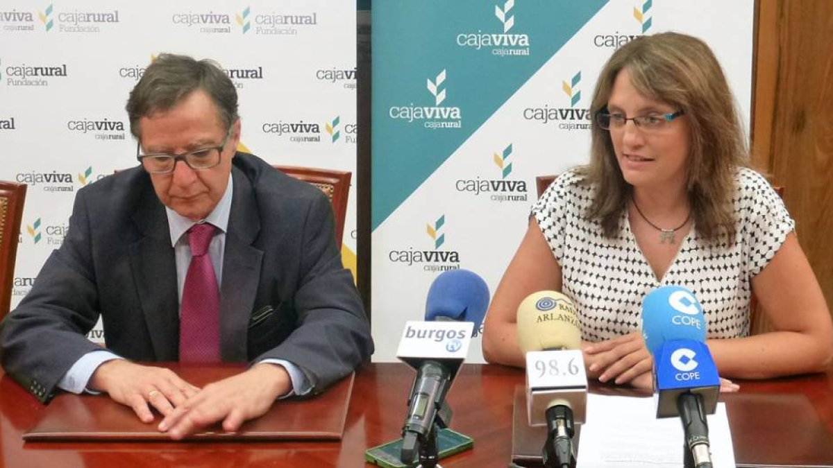 El gerente de la Fundación, Ángel Garzón, y la periodista Mar González.-FCR