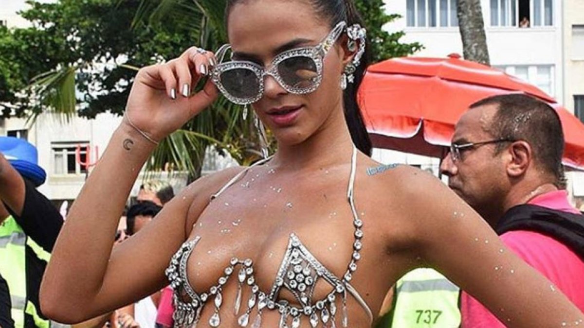 Bruna Marquezine sorprendió con su osado disfraz por las calles de Río.-PERIODICO (INSTRAGRAM)