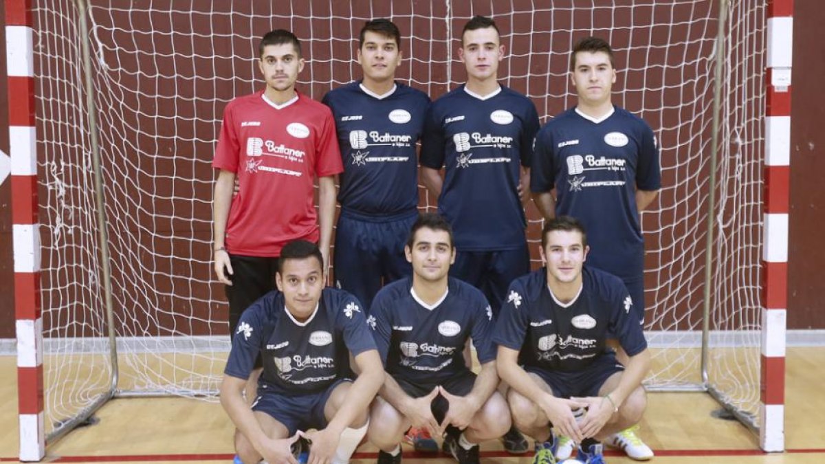 Plantilla del equipo Battaner Ubiplast, colista de la Primera División.-RAÚL G. OCHOA