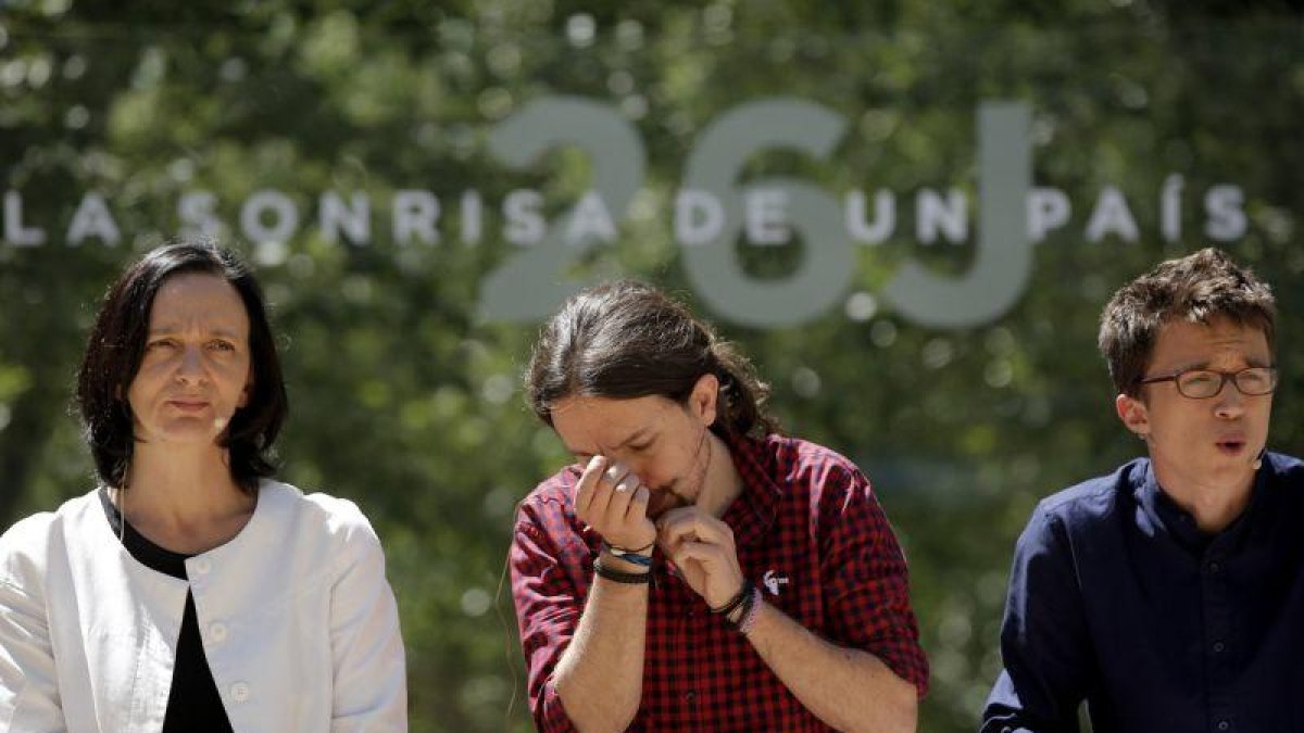 Carolina Bescansa, Pablo Iglesias e Íñigo Errejón, durante un acto de Podemos.-JOSE LUIS ROCA