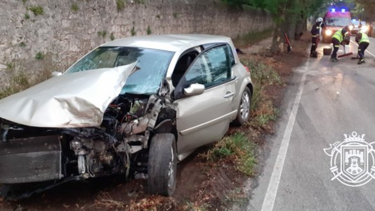 Imagen del vehículo accidentado. BOMBEROS DE BURGOS