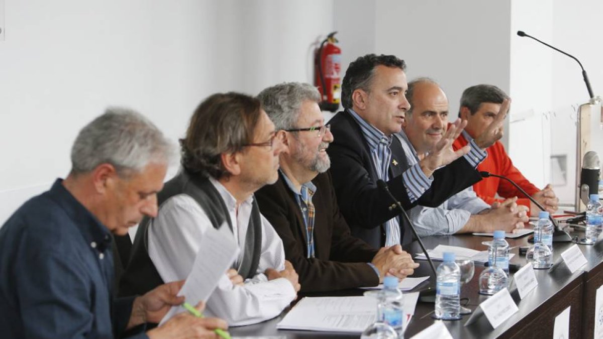 la reivindicaciones están apoyadas por los colegios de médicos, las sociedades científicas y los sindicatos médicos cuyos representantes de Burgos participaron en la presentación.-RAÚL G. OCHOA