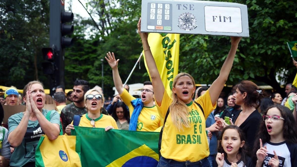 Seguidores de Bolsonaro, la semana pasada, en Sao Paulo-AMANDA PETRONELLI