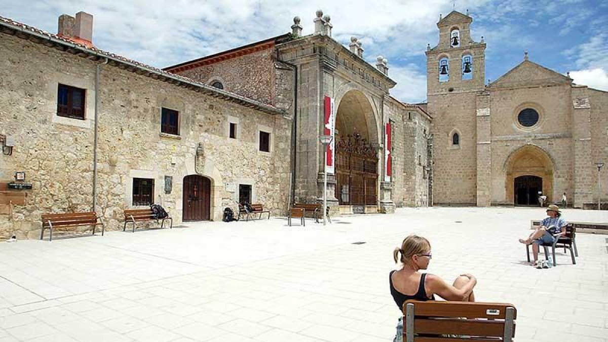 El Monasterio de San Juan de Ortega es uno de los principales atractivos del Camino de Santiago a su paso por Burgos.-ICAL