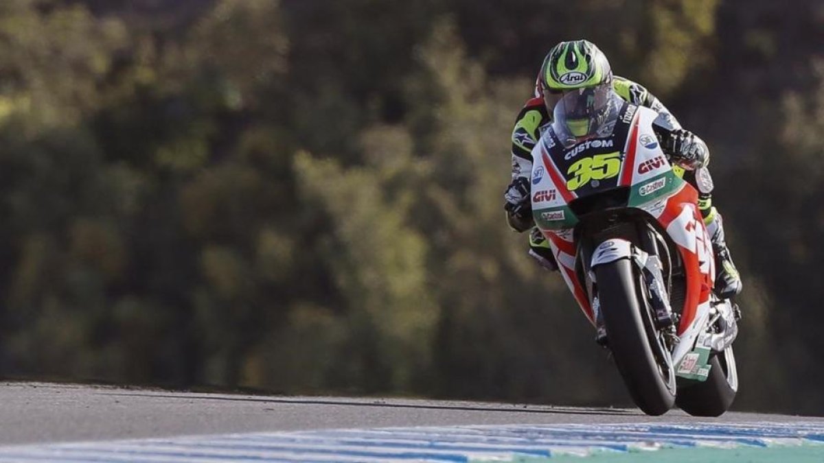 El británico Cal Crutchlow (Honda), en su vuelta rápida de hoy en el Circuito de Jerez-Ángel Nieto.-EFE