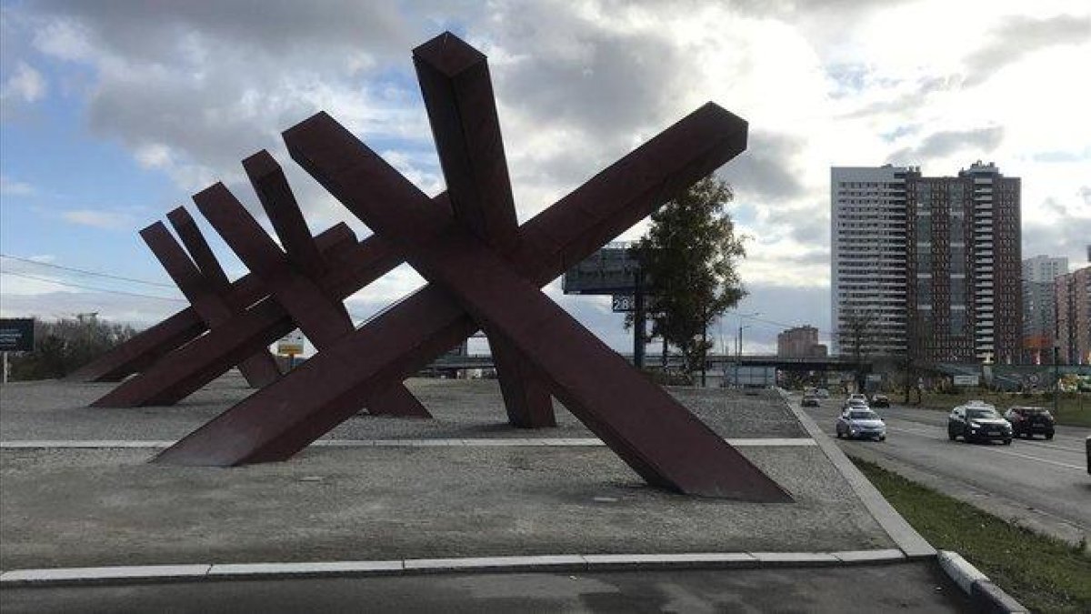 El monumento que marca el punto de máximo avance de las tropas nazis en su ofensiva contra Moscú.-MARC MARGINEDAS