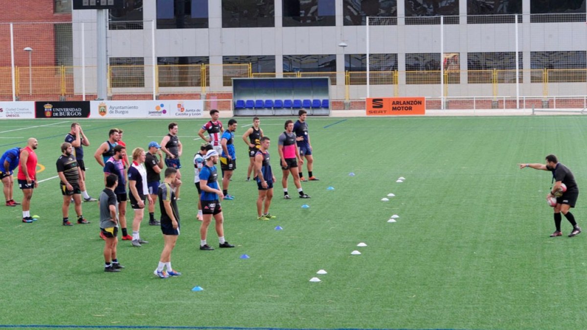 Imagen de un entrenamiento de la pretemporada. ISRAEL L. MURILLO
