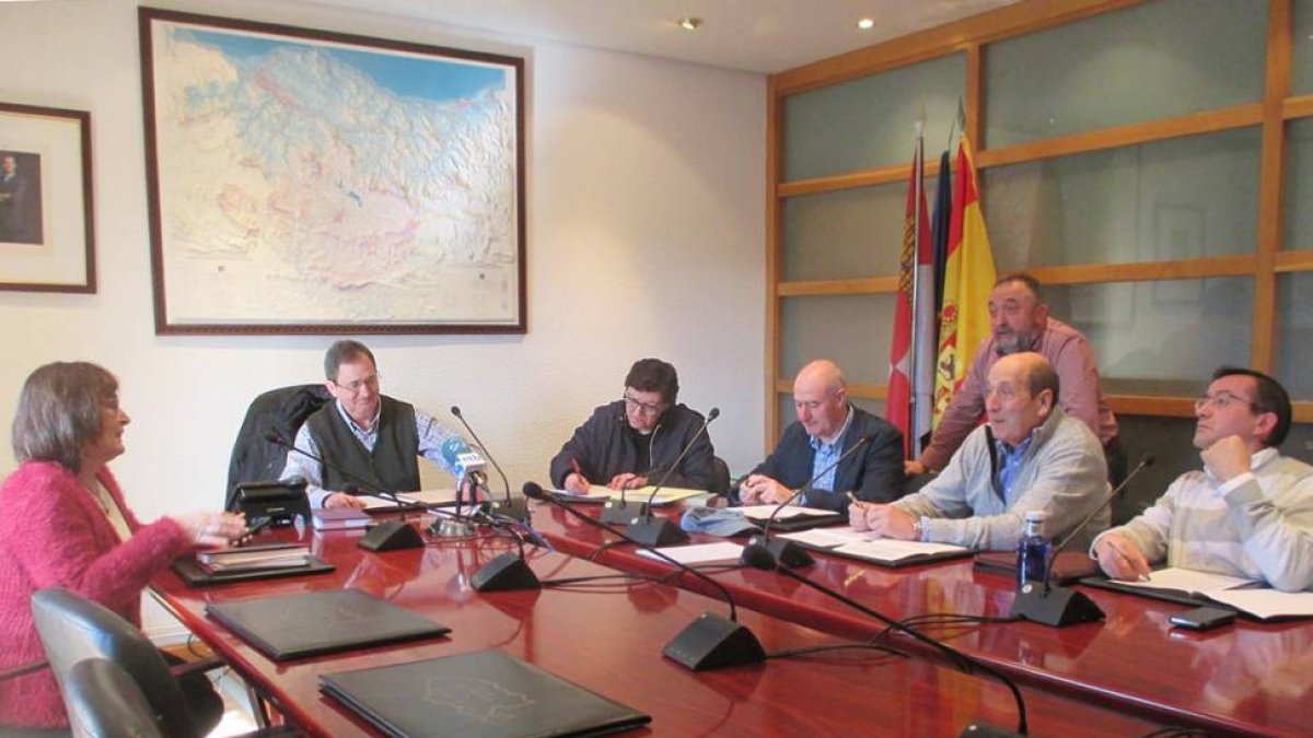Una imagen del Pleno celebrado ayer en el que estuvieron ausentes los tres ediles del PP.-E. M.