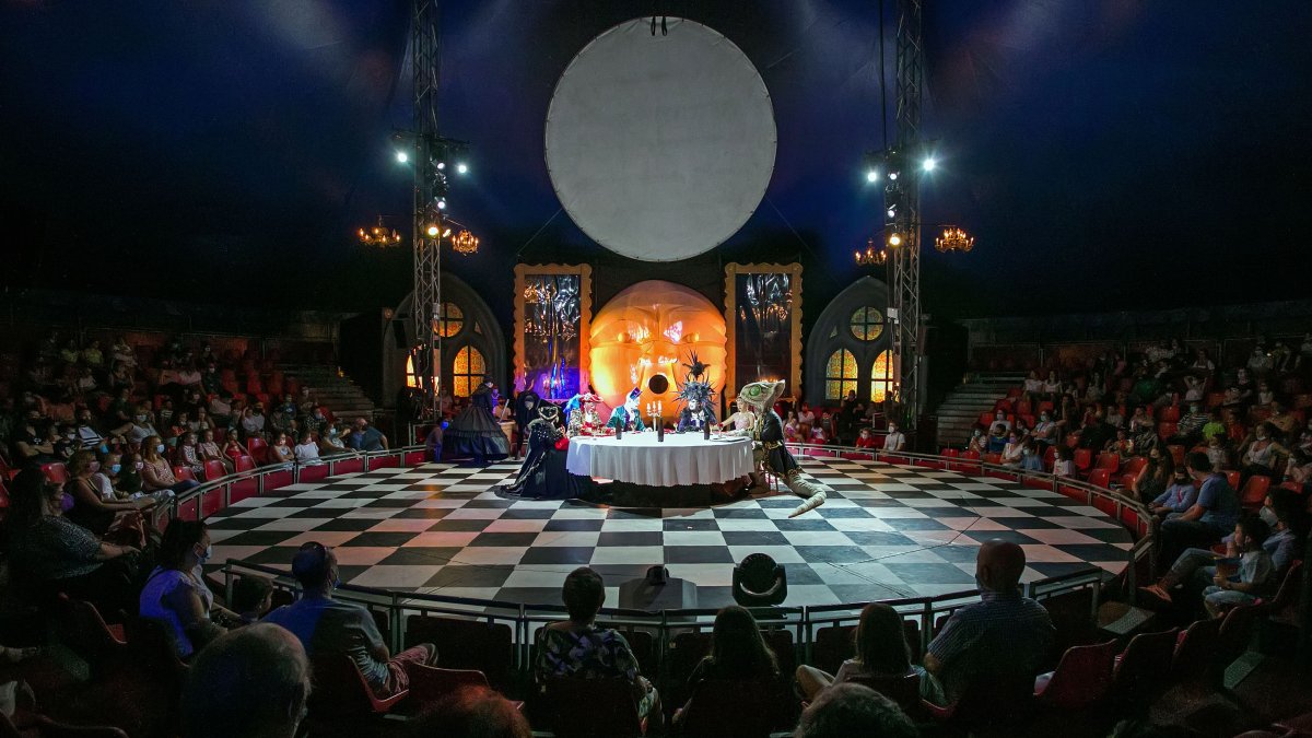 Imagen de una de las actuaciones del Circo Encantado, de la compañía ‘Il Circo Italiano’. TOMÁS ALONSO