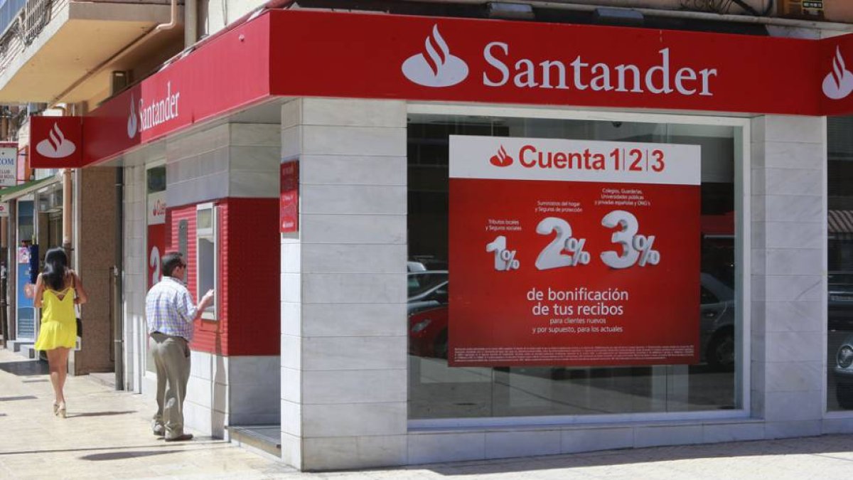 Burgos reduce el saldo negativo de sus operaciones con bancos hasta los 50 millones frente a la deuda de más de 1.843 millones existente en 2007.-RAÚL G. OCHOA
