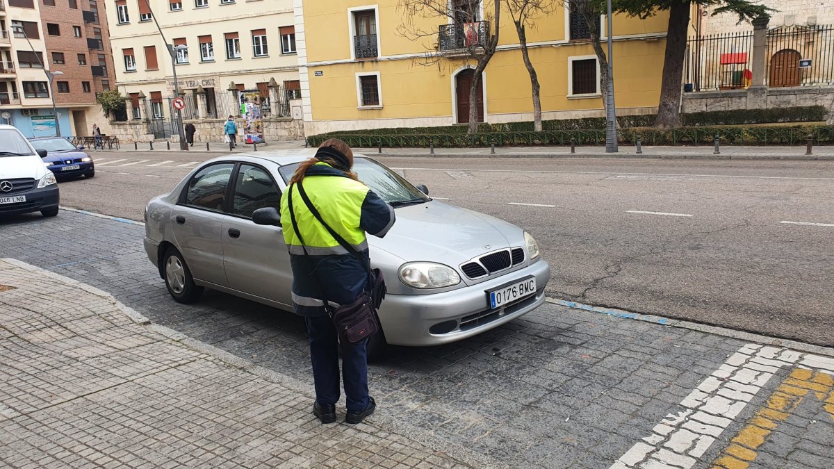 La mayoría de infracciones están relacionadas en Aranda con un mal uso de la zona regulada por la ORA