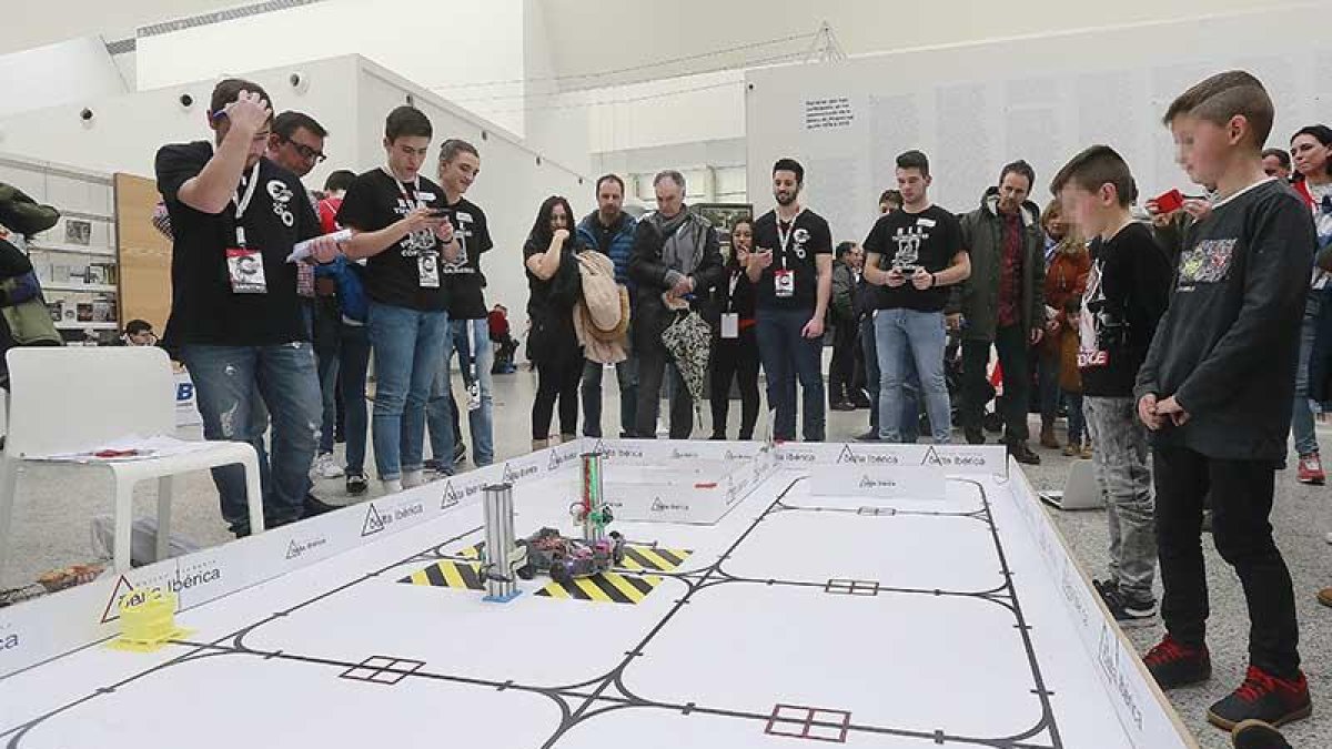 El encuentro congregó a 66 equipos con 300 jóvenes.-RAÚL G. OCHOA