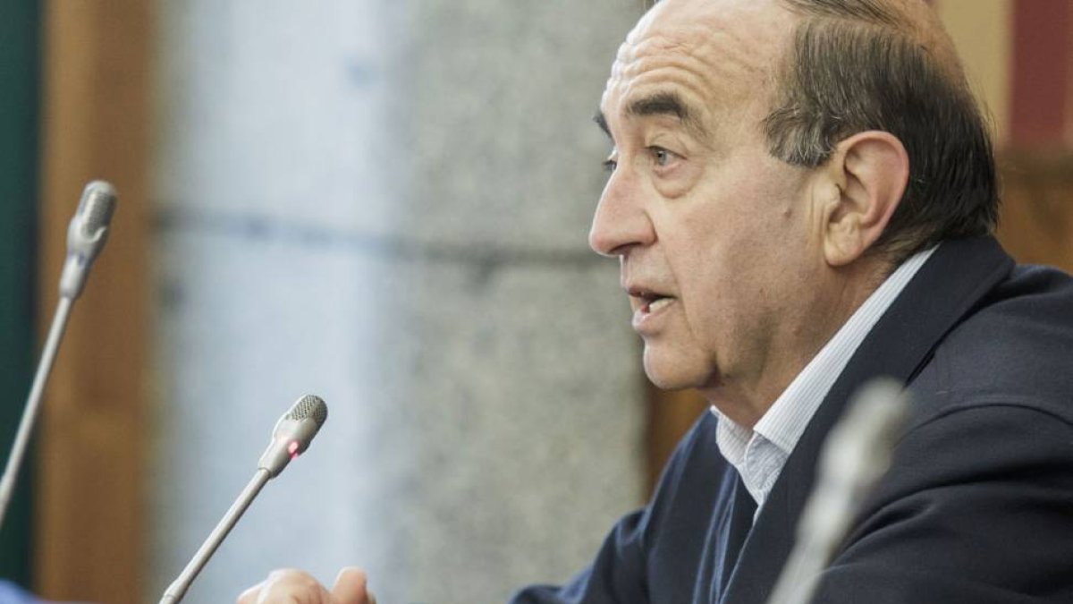 Fernández Santos interviene en el Pleno extraordinario-SANTI OTERO