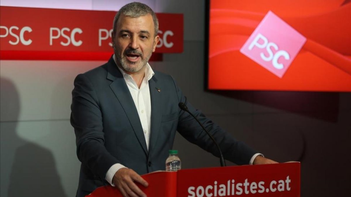 Jaume Collboni durante la rueda de prensa ofrecida hoy lunes.-/ DANNY CAMINAL