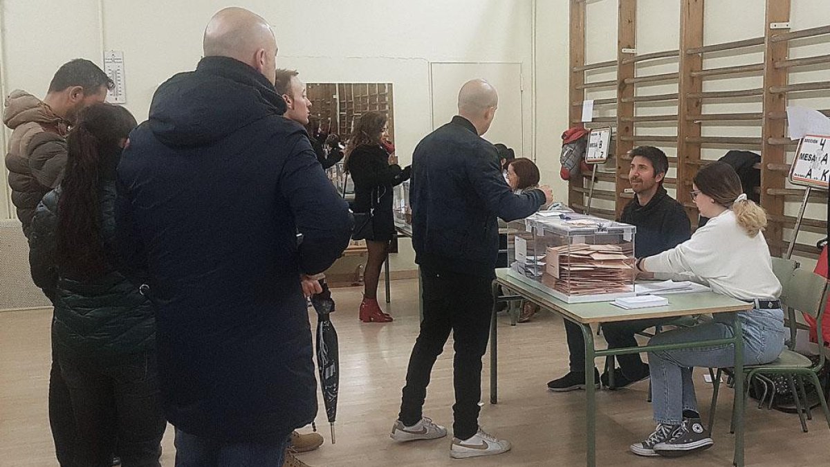 El hartazgo de los arandinos se plasma en una participación que baja casi ocho puntos hasta el 69,75%.-ECB