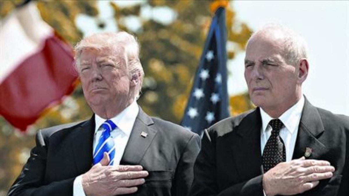 Trump y Kelly, el pasado mes de mayo, en un acto en New Londond (Connecticut).-REUTERS / KEVIN LAMARQUE