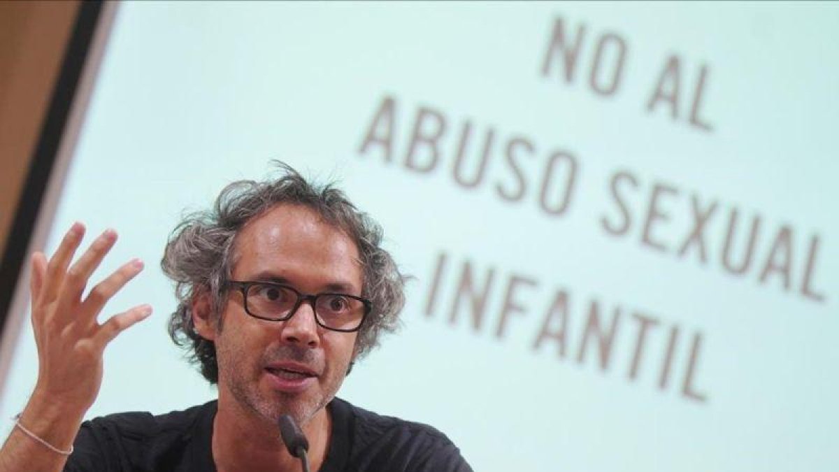 James Rhodes durante un acto en contra de los abusos sexuales.-JOSE LUIS ROCA