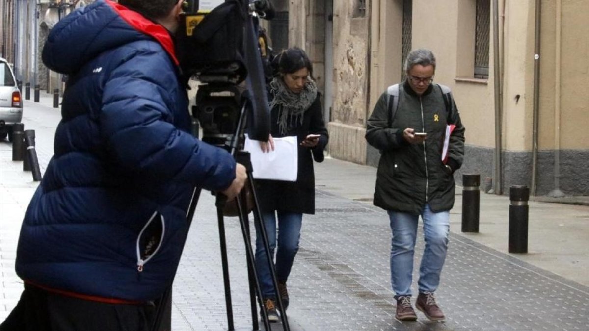 La abogada de Jordi Magentí llega a los juzgados de Santa Coloma de Farners.-ACN