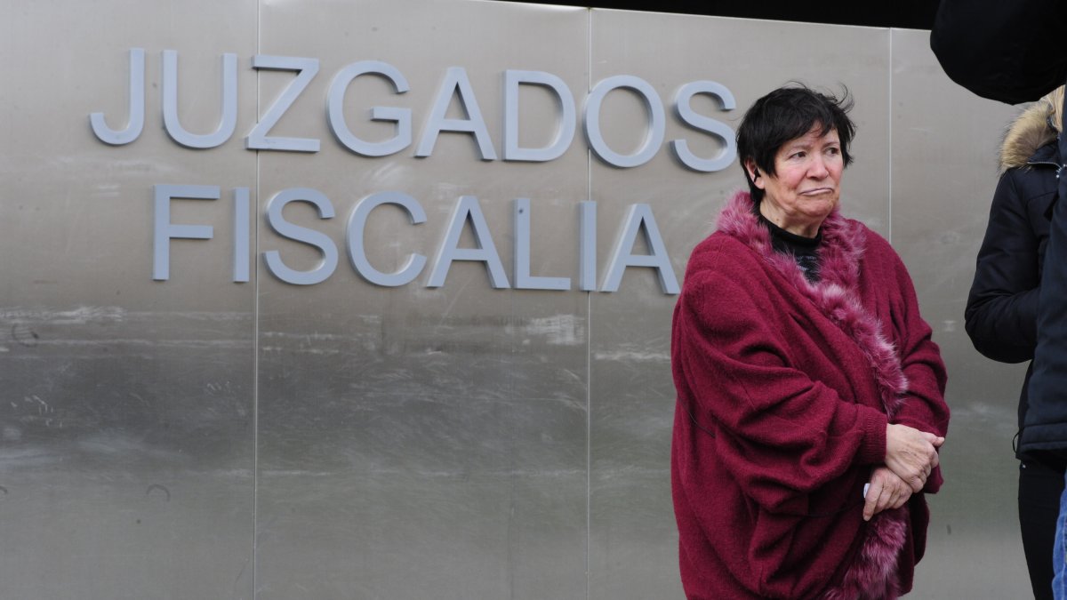 Mauricia Ibáñez, a la puerta de los juzgados. I. L. MURILLO