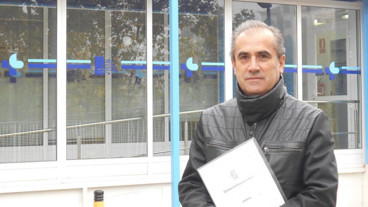LUIS BRIONES-L. V.