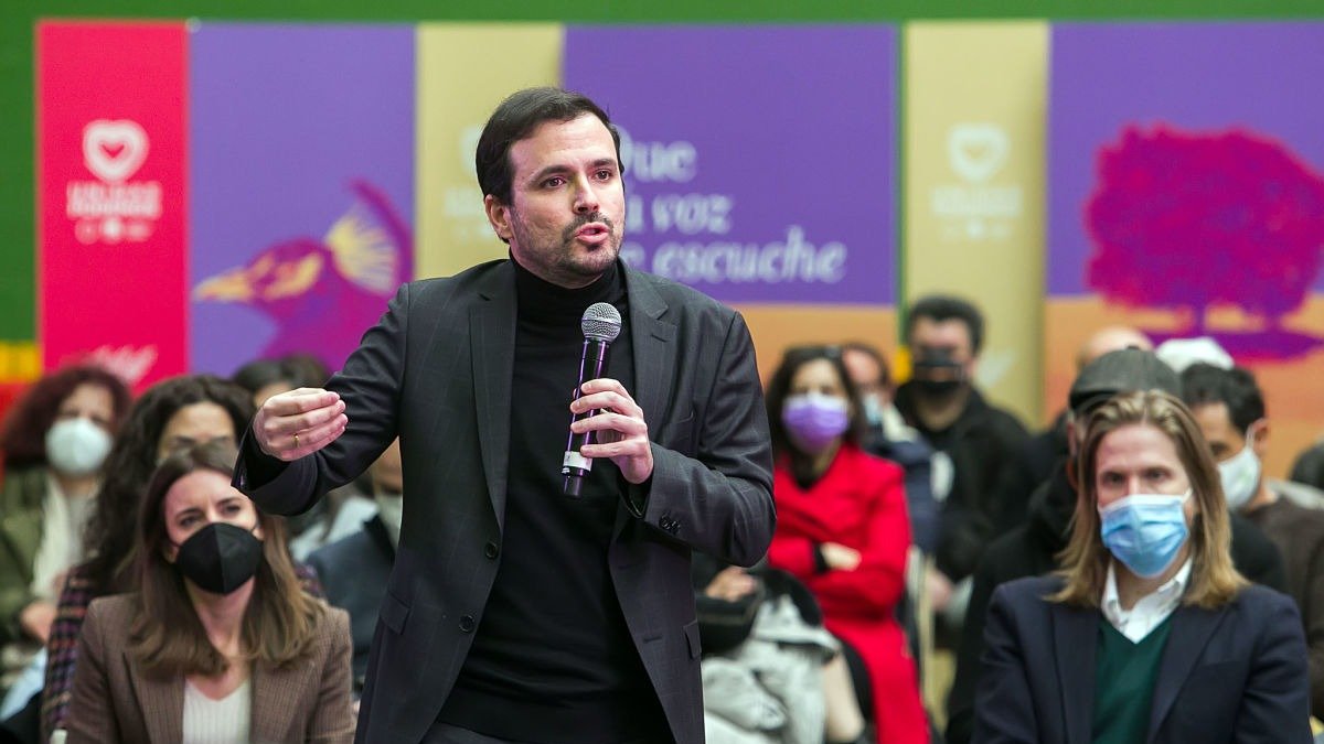 Garzón, durante el mitin en Gamonal. SANTI OTERO