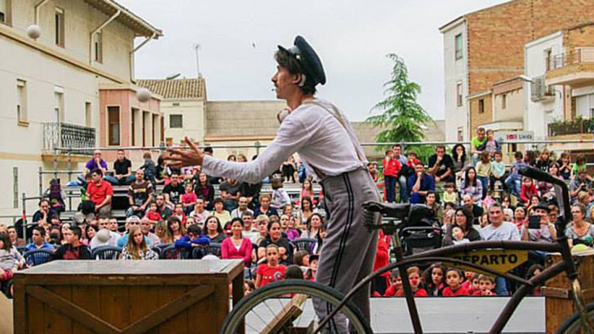 Jean Philippe también emprende una gira por los pueblos de España.-Buf Festi Val