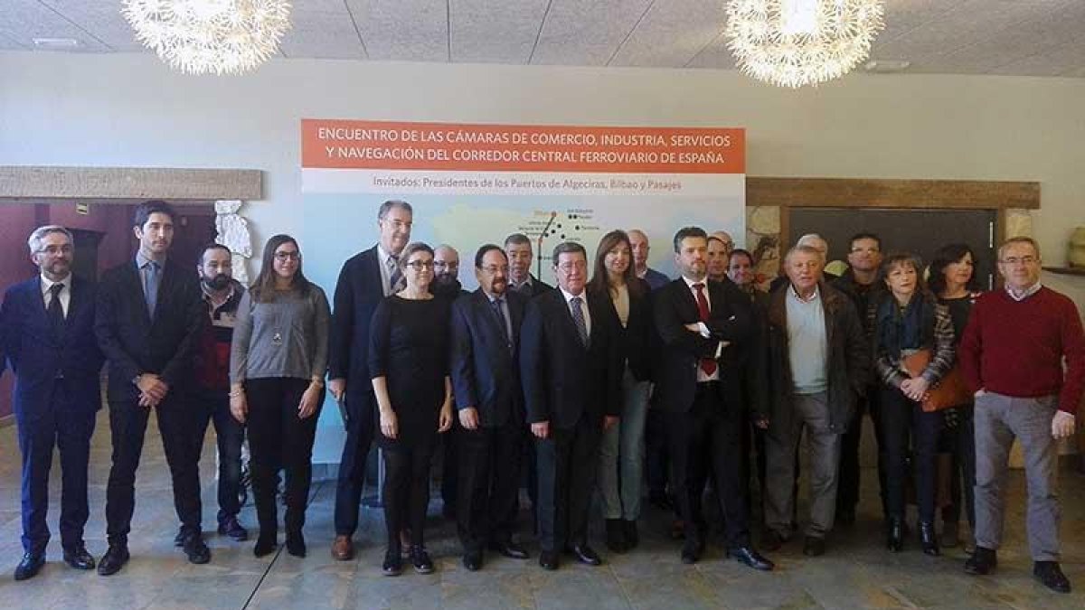 La jornada de la Asociación de Empresarios deVillalonquéjar reunió a empresarios y representantes políticos.-D.S.M.