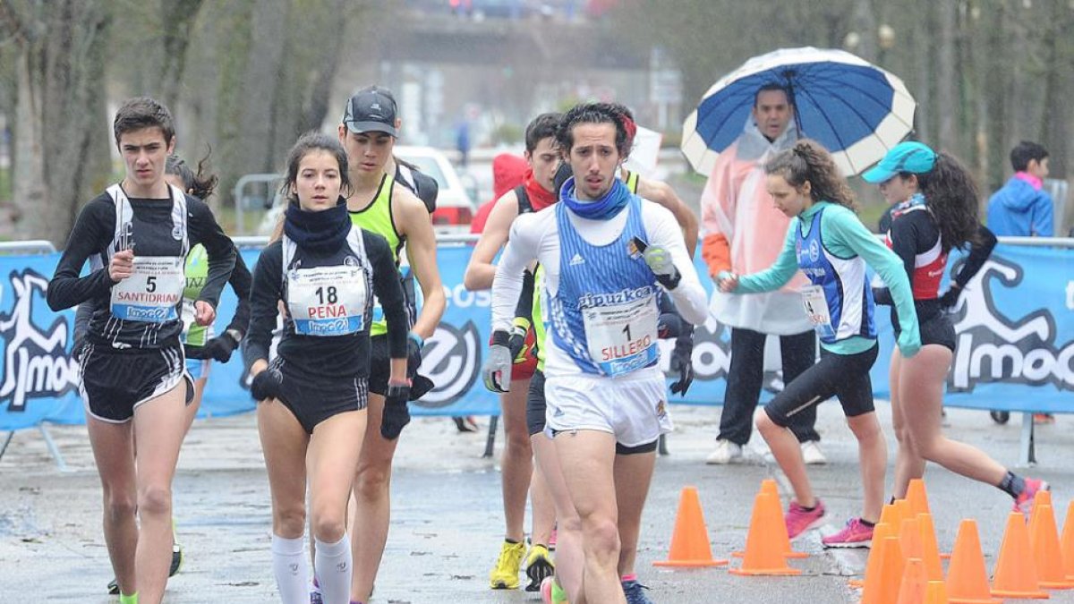 Guillermo Santidrián, Marina Peña y Mario Sillero -oro en sus categorías- en un momento de la cita-Israel L. Murillo