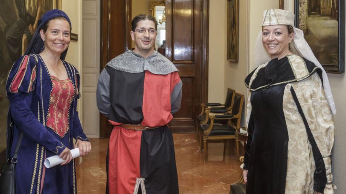(De izq. a dch) Raquel Torrientes,José Ignacio Martínez e Isabel Torrientes, ayer en la presentación.-S. O.