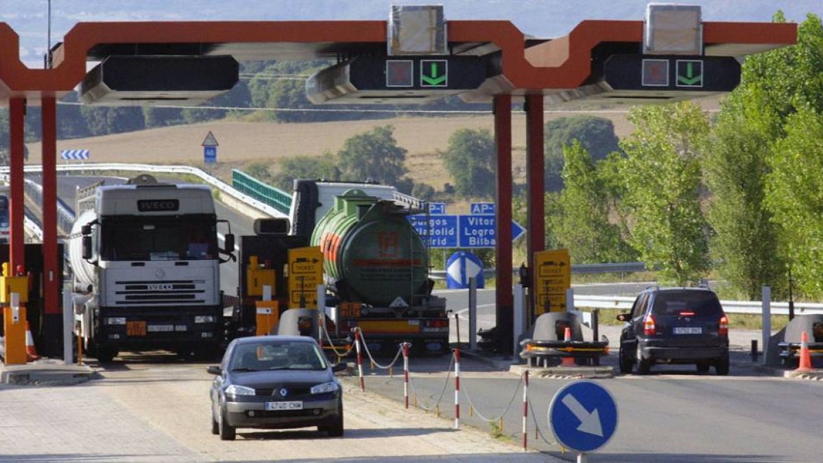Los vehículos pesados tendrán una bonificación del 50% en el peaje de la autopista AP-1.-ECB