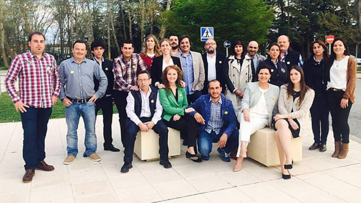 El Partido Popular de Villarcayo antes de las últimas elecciones municipales.-ECB