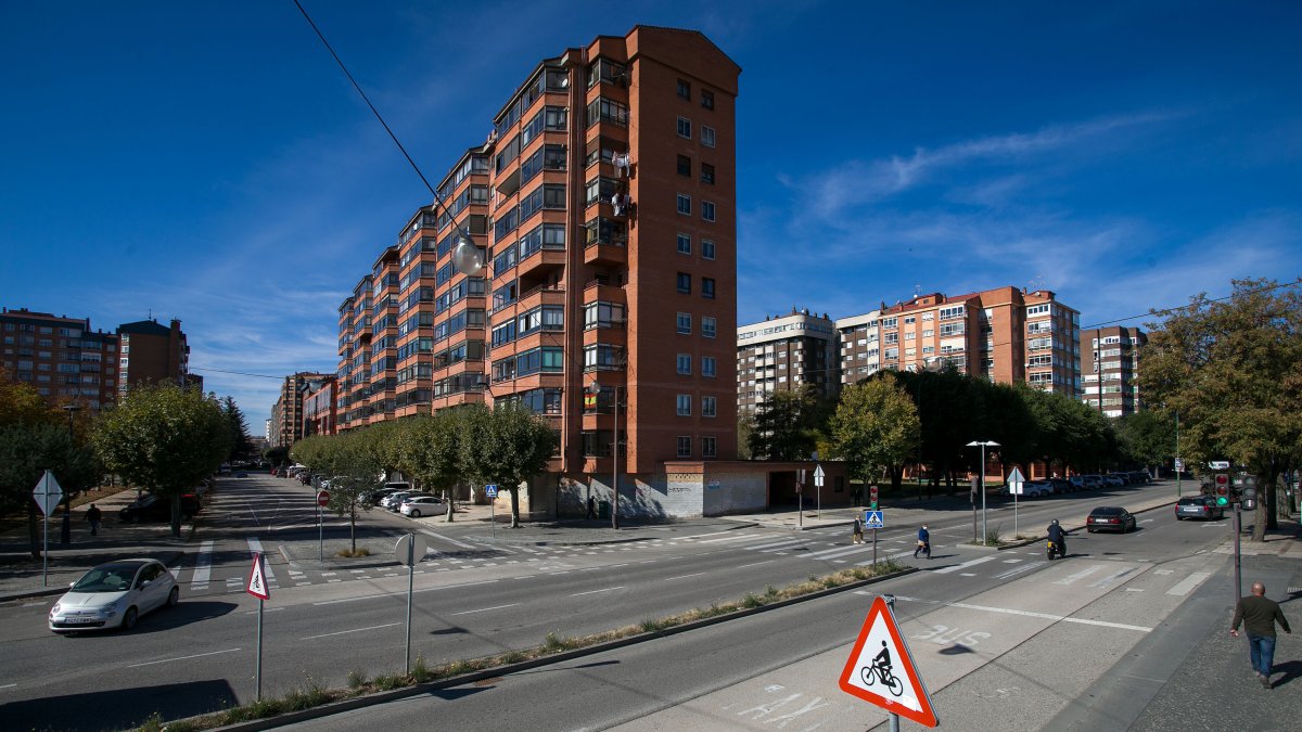 Vista de la intersección entre el bulevar y la calle Federico García Lorca. TOMÁS ALONSO