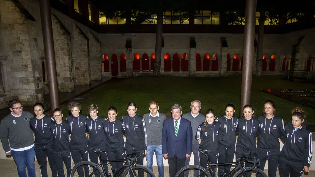 El Casa Dorada Cronos durante su presentación en el Monasterio de San Agustín