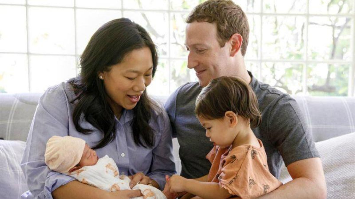 Imagen colgada por Mark Zuckerberg con la familia al completo.-FACEBOOK