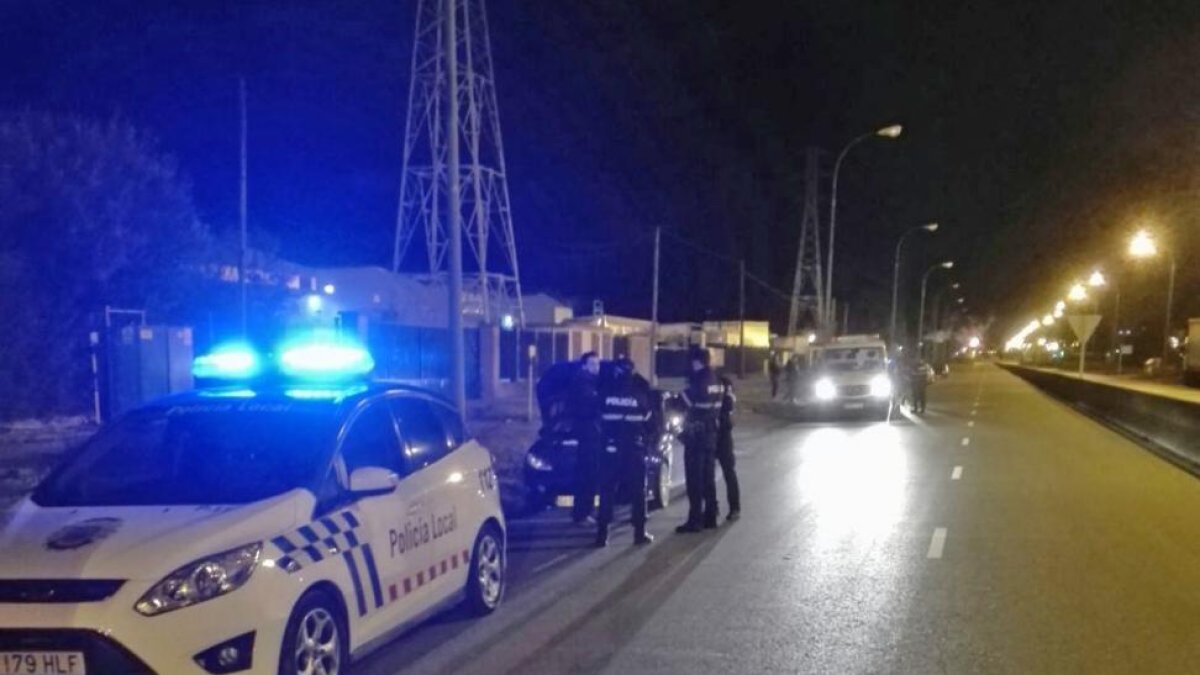 Imagen del operativo de Policía Local.-POLICÍA LOCAL