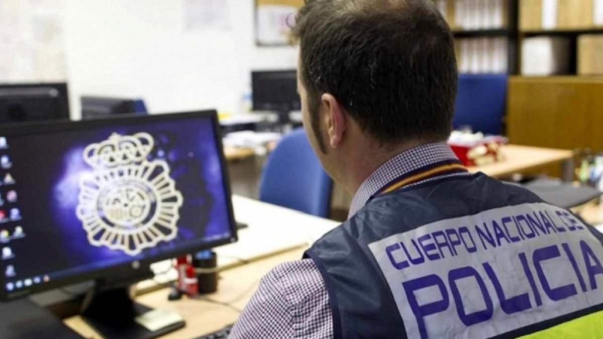 Dos detenidos en Burgos por amenazar a un compañero de trabajo. POLICÍA NACIONAL