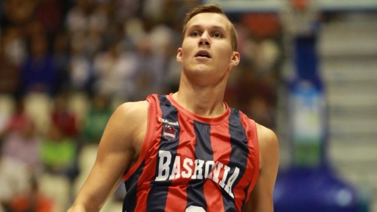 El alero lituano Tadas Sedekerskis ya dejó el año pasado muestras de su talento en la Liga Endesa-ACB.com