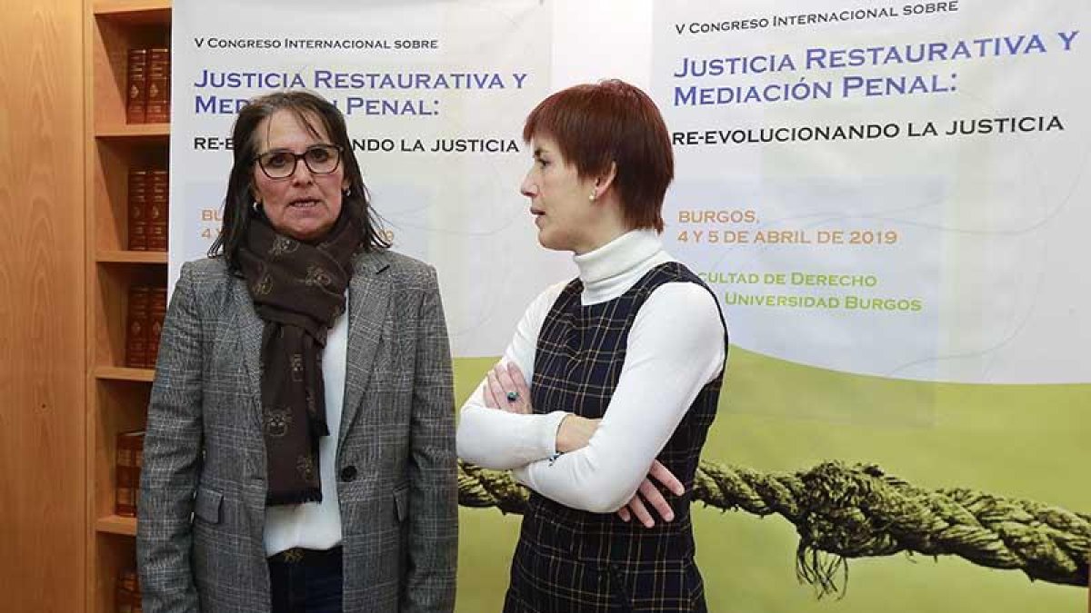 Ana Cristina Andrés y Virginia Domingo-RAÚL G. OCHOA