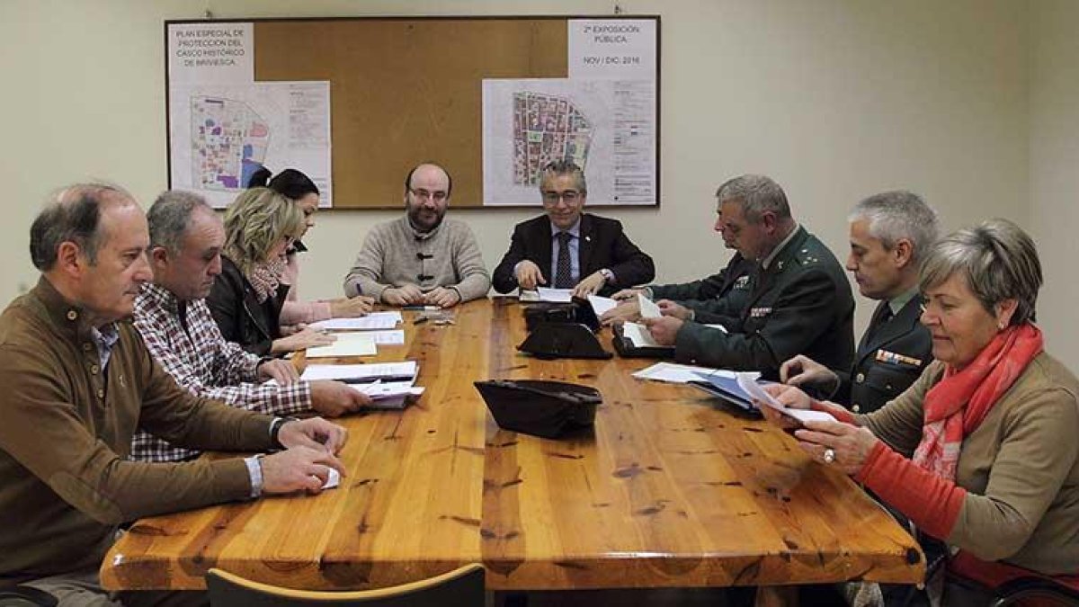 Un momento de la reunión celebrada ayer en la localidad briviescana.-G. G.
