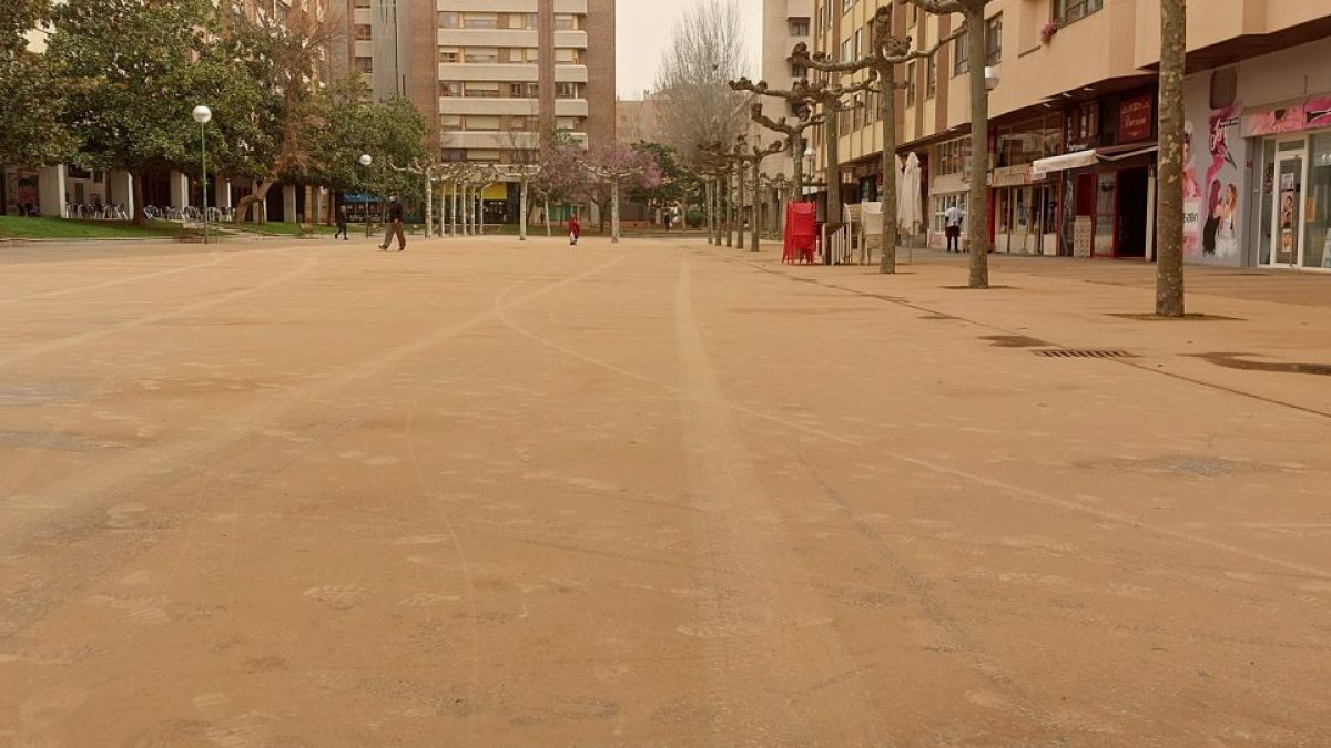 La plaza de Regino con una gran capa de polvo. J. G.
