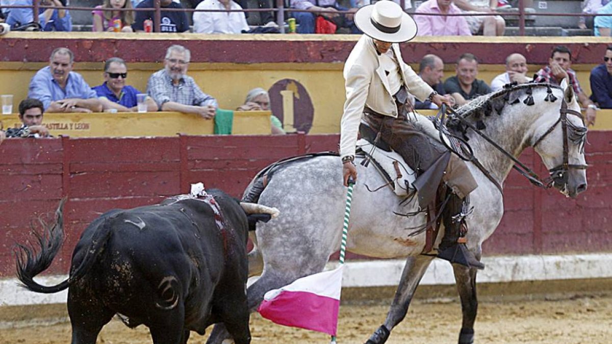 El rejoneador Óscar Borjas.-ECB