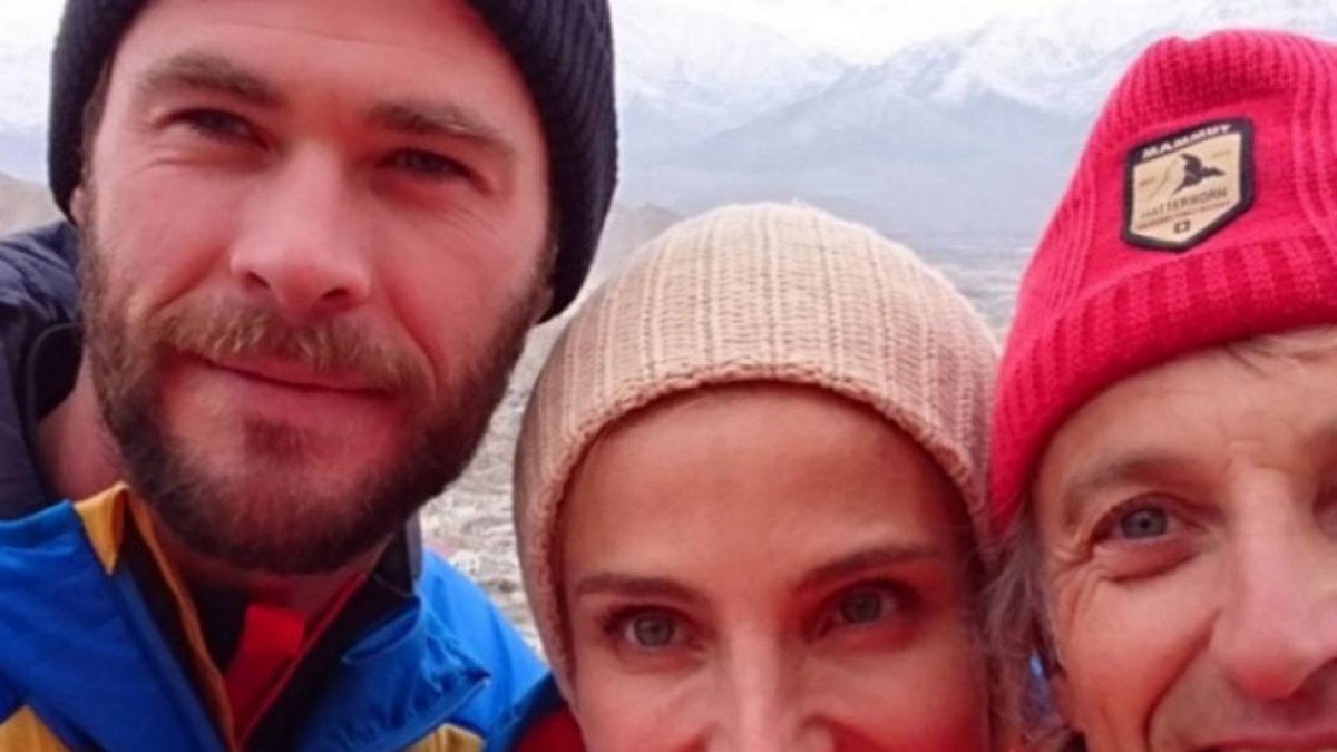Chris Hemsworth, Elsa Pataky y Jesús Calleja, durante su viaje al Himalaya.-INSTAGRAM / JESÚS CALLEJA