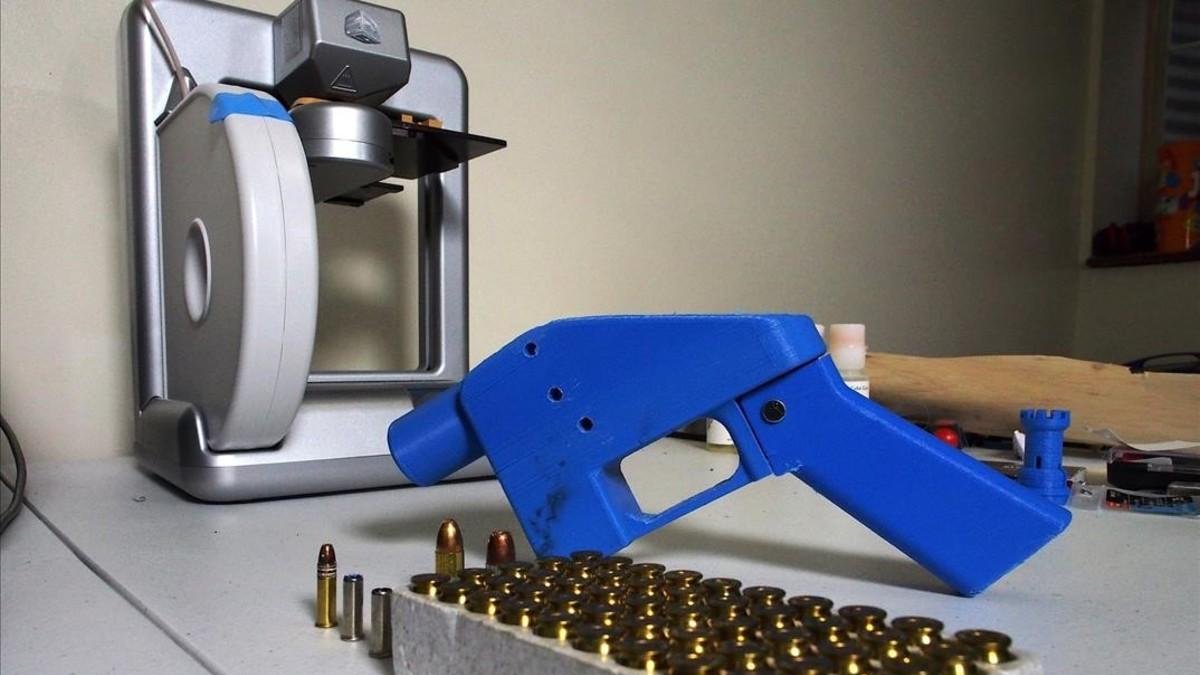Una pistola fabricada mediante una impresora 3D. /-ROBERT MACPHERSON