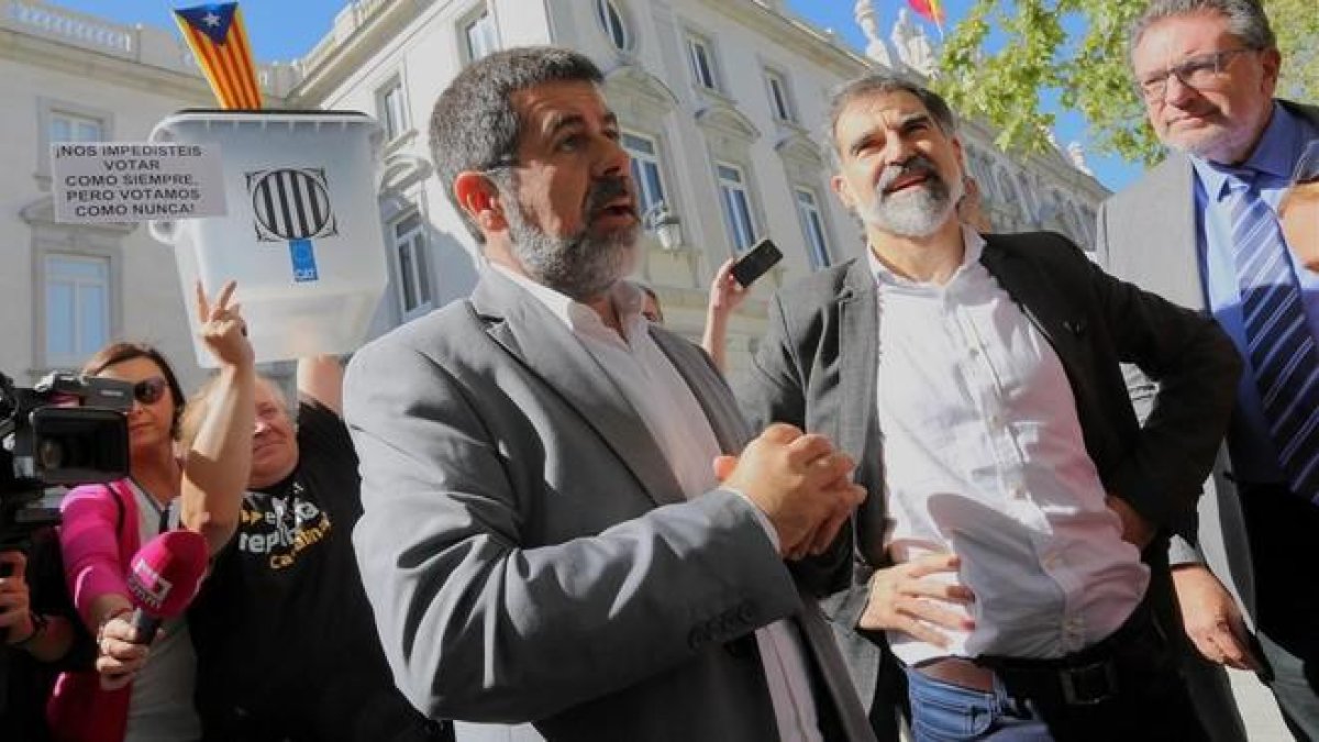 Jordi Sànchez y Jordi Cuixart, en octubre del 2017. / JUAN MANUEL PRATS (ARCHIVO)-ARCHIVO / JUAN MANUEL PRATS
