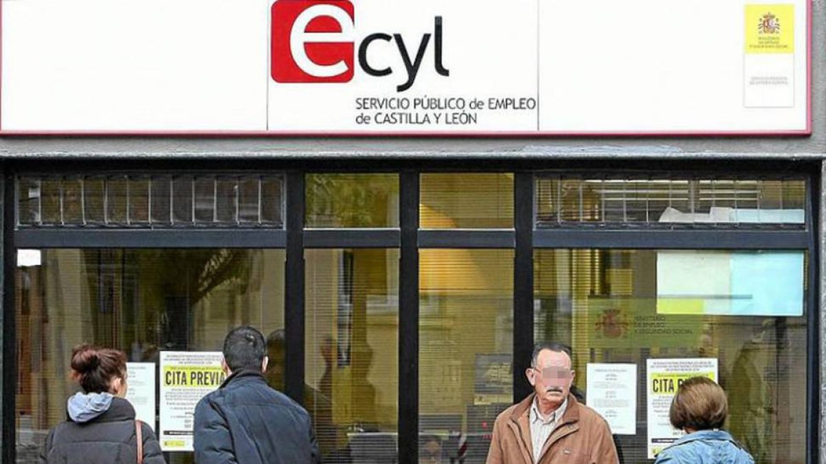 En Burgos hay 33.500 parados y 4.900 buscan empleo por primera vez.-ECB
