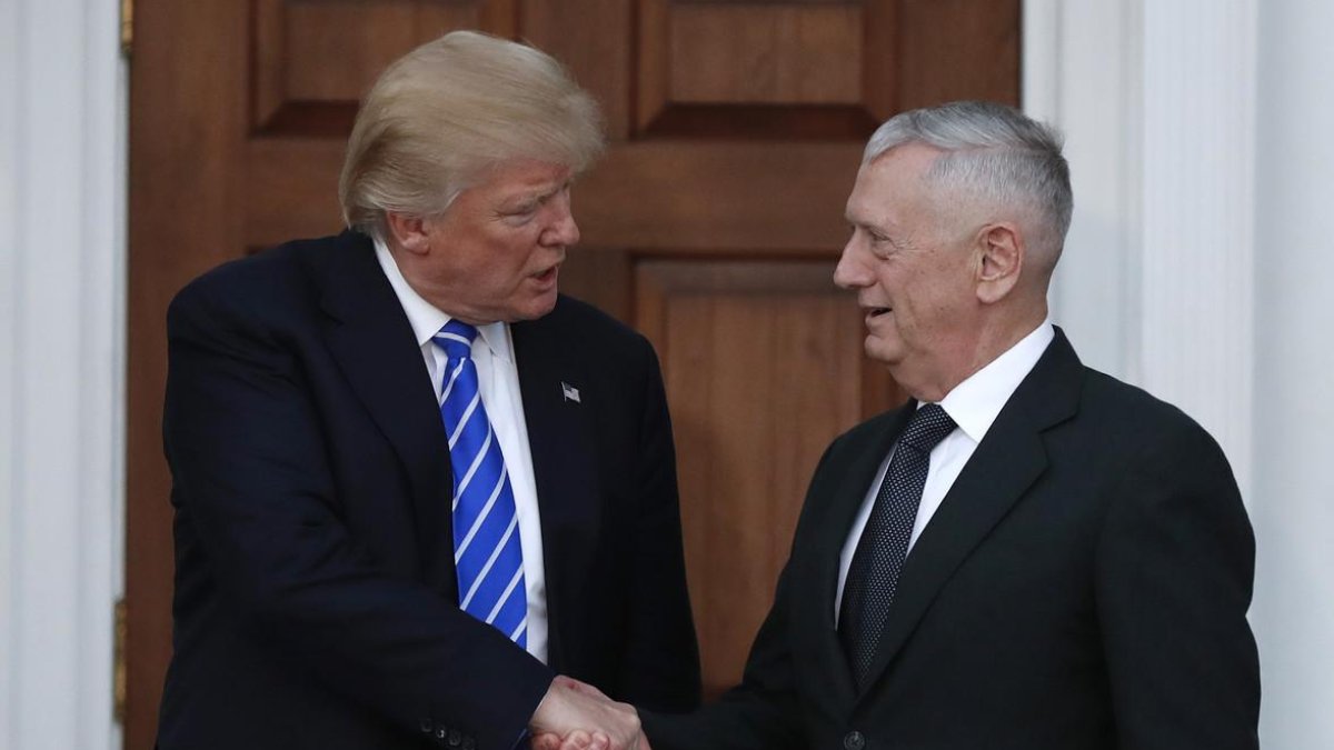Trump y el general Mattis. /-CAROLYN KASTER (AP)