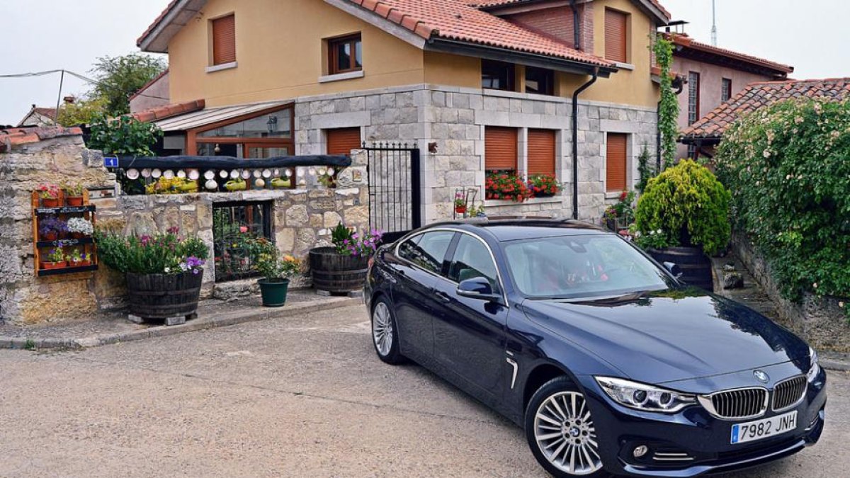 Elegancia con cierto toque deportivo fue la estrella en Agés durante la prueba.-HÉCTOR FUSTEL