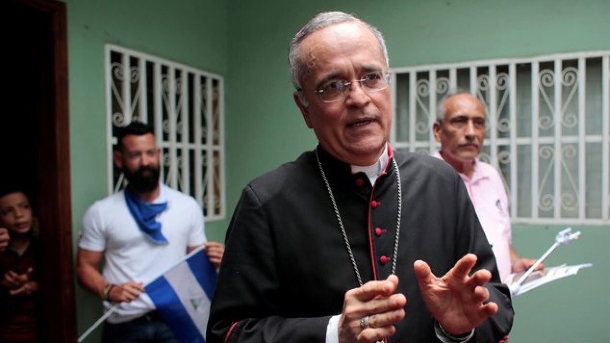 El obispo nicaragüense Silvio Báez durante una ceremonia eclesiástica.-REUTERS