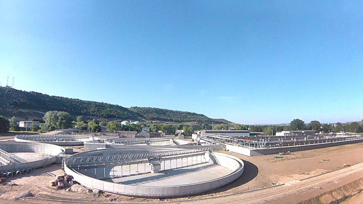 Imagen de las obras de ampliación de la EDAR, tomada durante la última visita pública realizada en marzo.-ISRAEL L. MURILLO